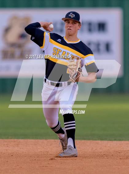 Thumbnail 3 in Sealy vs. Fredericksburg (UIL 4A Area Playoffs) photogallery.