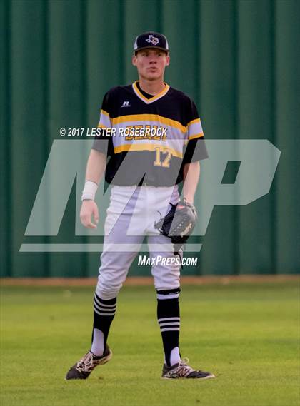 Thumbnail 2 in Sealy vs. Fredericksburg (UIL 4A Area Playoffs) photogallery.