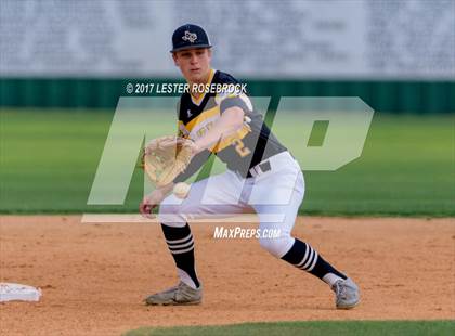 Thumbnail 1 in Sealy vs. Fredericksburg (UIL 4A Area Playoffs) photogallery.