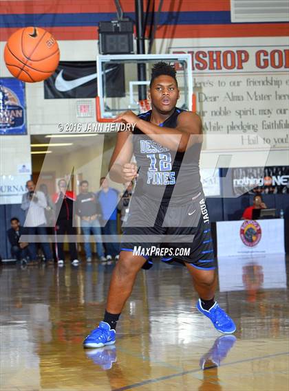 Thumbnail 3 in Mater Dei vs Desert Pines (Tarkanian Classic) photogallery.