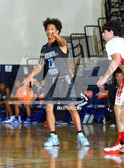 Thumbnail 2 in Mater Dei vs Desert Pines (Tarkanian Classic) photogallery.