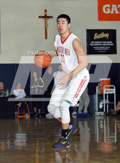 Thumbnail 2 in Mater Dei vs Desert Pines (Tarkanian Classic) photogallery.