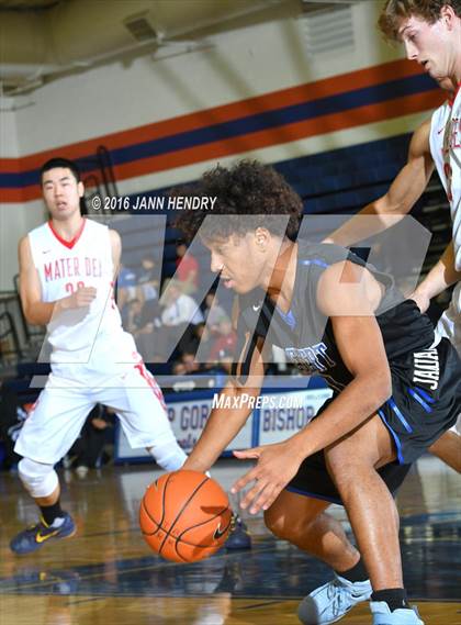 Thumbnail 1 in Mater Dei vs Desert Pines (Tarkanian Classic) photogallery.