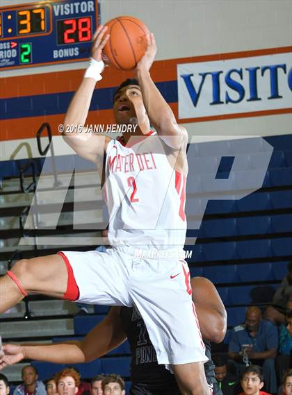 Thumbnail 3 in Mater Dei vs Desert Pines (Tarkanian Classic) photogallery.