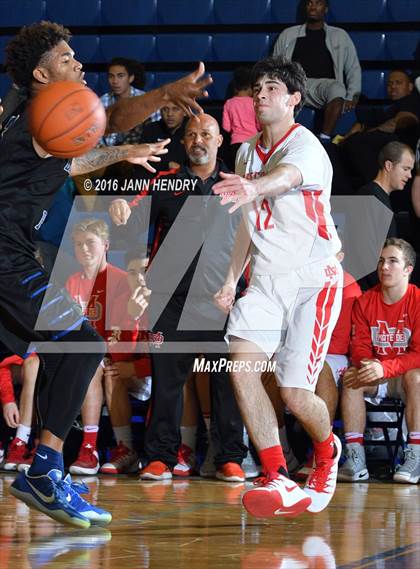 Thumbnail 2 in Mater Dei vs Desert Pines (Tarkanian Classic) photogallery.