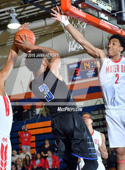 Thumbnail 2 in Mater Dei vs Desert Pines (Tarkanian Classic) photogallery.