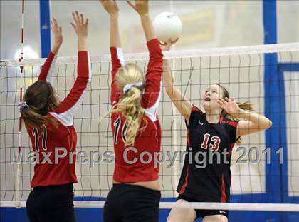 Thumbnail 2 in Victory Christian vs. Sacramento Country Day (CIF SJS D6 Final) photogallery.