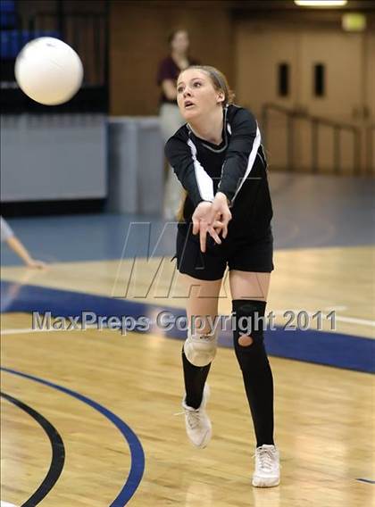 Thumbnail 3 in Victory Christian vs. Sacramento Country Day (CIF SJS D6 Final) photogallery.