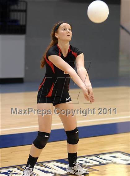 Thumbnail 1 in Victory Christian vs. Sacramento Country Day (CIF SJS D6 Final) photogallery.