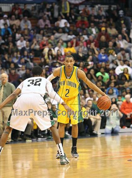 Thumbnail 3 in Northwest Catholic vs. New London (CIAC Class L Final)  photogallery.