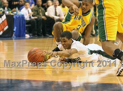 Thumbnail 2 in Northwest Catholic vs. New London (CIAC Class L Final)  photogallery.