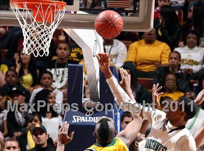 Thumbnail 1 in Northwest Catholic vs. New London (CIAC Class L Final)  photogallery.