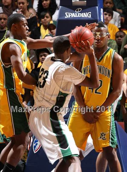 Thumbnail 3 in Northwest Catholic vs. New London (CIAC Class L Final)  photogallery.