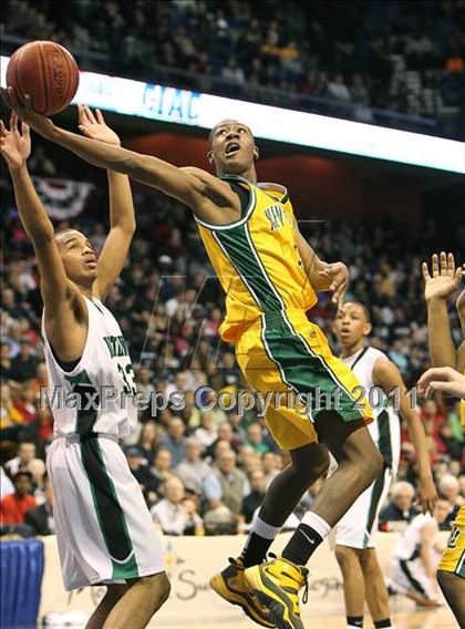 Thumbnail 1 in Northwest Catholic vs. New London (CIAC Class L Final)  photogallery.