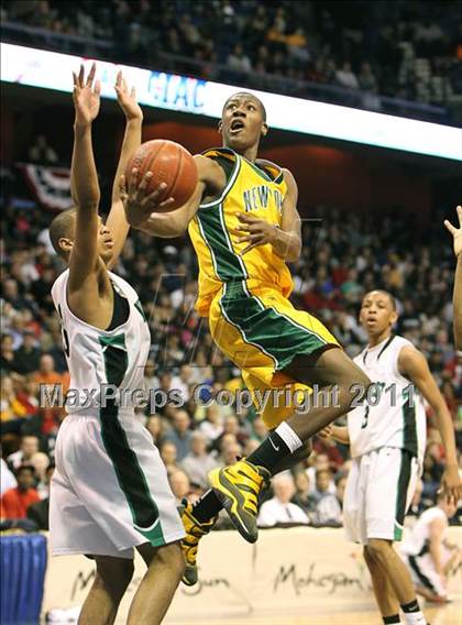 Thumbnail 3 in Northwest Catholic vs. New London (CIAC Class L Final)  photogallery.