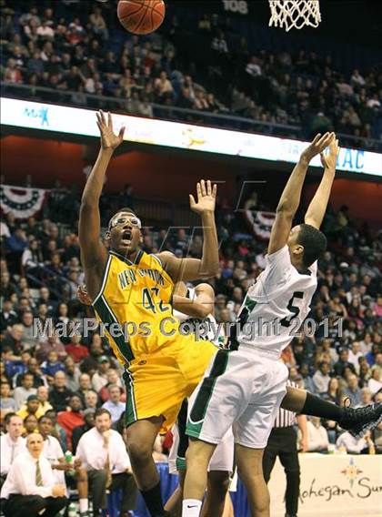 Thumbnail 2 in Northwest Catholic vs. New London (CIAC Class L Final)  photogallery.