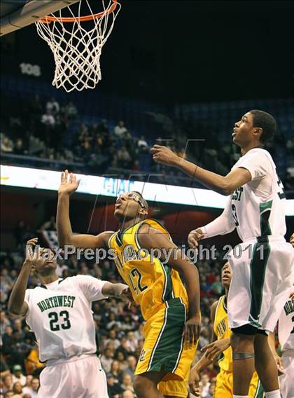 Thumbnail 2 in Northwest Catholic vs. New London (CIAC Class L Final)  photogallery.