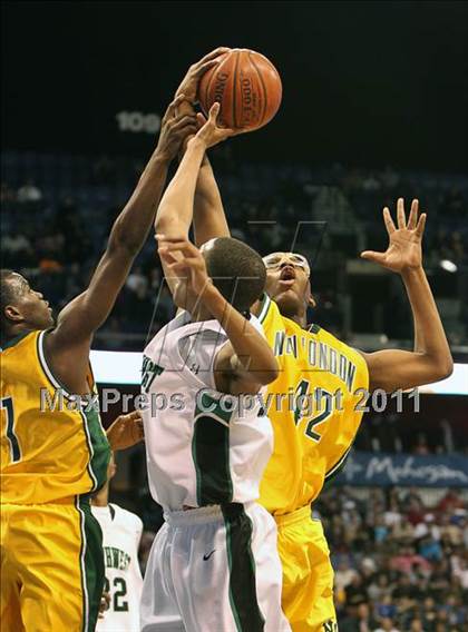 Thumbnail 1 in Northwest Catholic vs. New London (CIAC Class L Final)  photogallery.