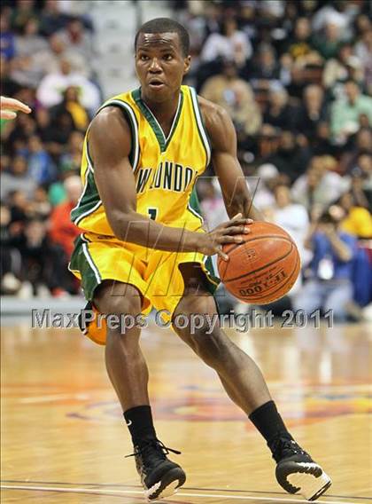 Thumbnail 3 in Northwest Catholic vs. New London (CIAC Class L Final)  photogallery.
