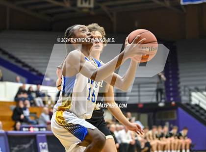 Thumbnail 3 in Muncie Burris vs. Lapel (Fieldhouse Classic)  photogallery.