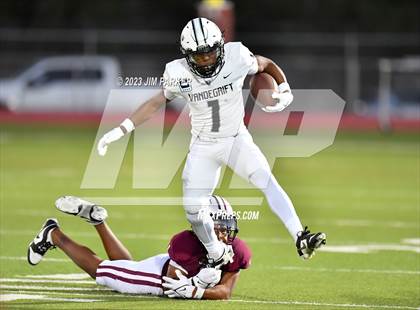 Thumbnail 1 in Vandegrift @ Round Rock photogallery.