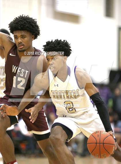 Thumbnail 3 in Belleville West vs. Christian Brothers photogallery.