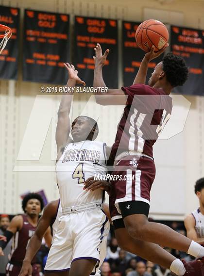 Thumbnail 2 in Belleville West vs. Christian Brothers photogallery.
