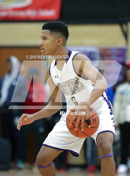 Thumbnail 3 in Belleville West vs. Christian Brothers photogallery.