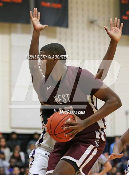 Thumbnail 3 in Belleville West vs. Christian Brothers photogallery.