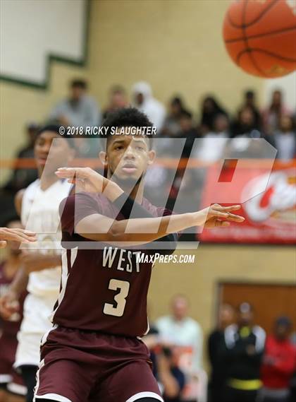 Thumbnail 3 in Belleville West vs. Christian Brothers photogallery.