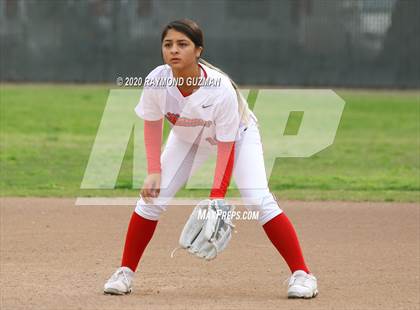 Thumbnail 3 in Riverdale vs Kerman (Buchanan Tournament) photogallery.