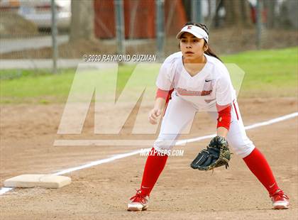 Thumbnail 3 in Riverdale vs Kerman (Buchanan Tournament) photogallery.