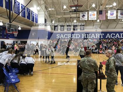 Thumbnail 3 in Sacred Heart TOC Ceremony photogallery.
