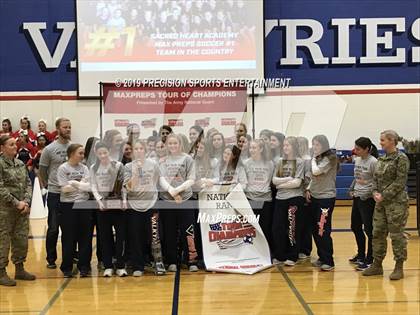 Thumbnail 1 in Sacred Heart TOC Ceremony photogallery.