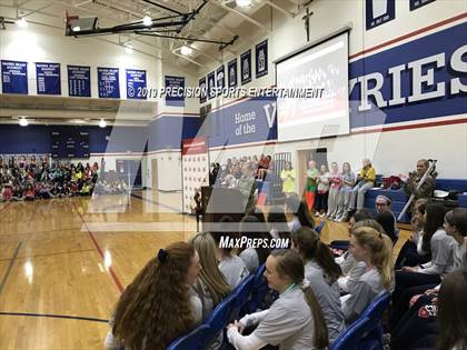 Thumbnail 1 in Sacred Heart TOC Ceremony photogallery.