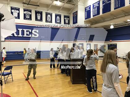 Thumbnail 2 in Sacred Heart TOC Ceremony photogallery.
