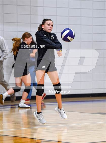 Thumbnail 3 in St. Joseph Catholic vs Allen Academy photogallery.