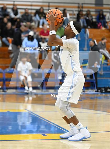 Thumbnail 1 in Knight @ Quartz Hill photogallery.