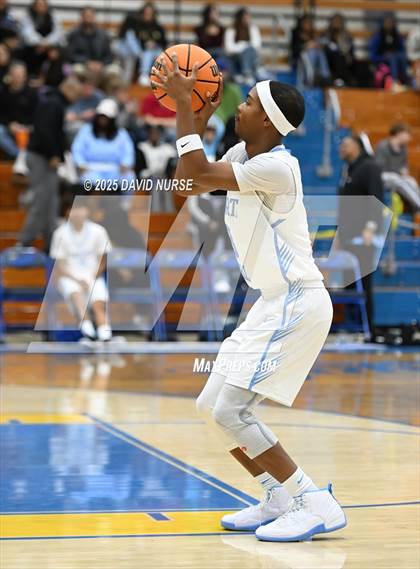 Thumbnail 3 in Knight @ Quartz Hill photogallery.