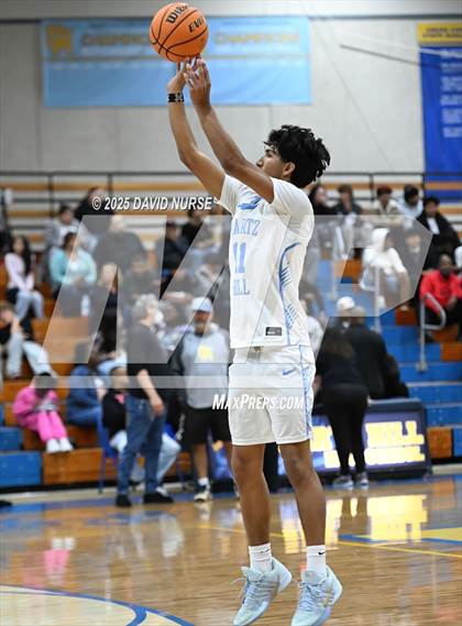 Thumbnail 1 in Knight @ Quartz Hill photogallery.