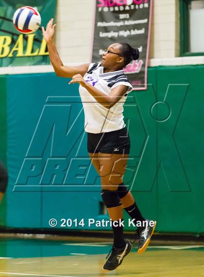 Thumbnail 2 in Potomac Falls @ Langley photogallery.