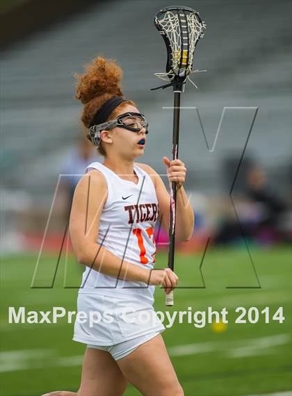 Thumbnail 2 in Lake Shore vs Amherst Central (Section 6 Class C Final) photogallery.