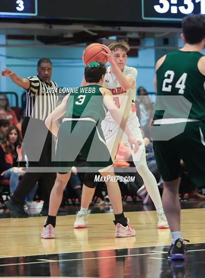 Thumbnail 3 in Tuckahoe vs. Leffell (NYSPHSAA Section 1 Class C Semifinal) photogallery.