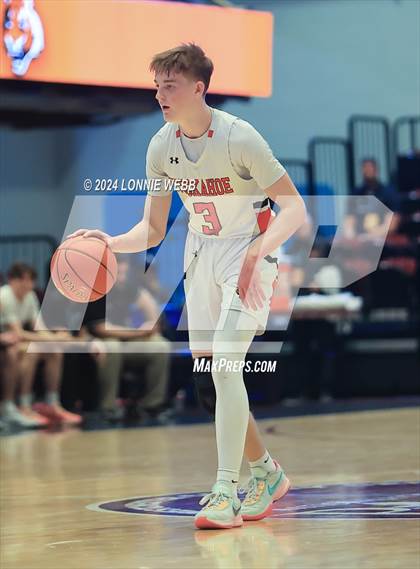 Thumbnail 1 in Tuckahoe vs. Leffell (NYSPHSAA Section 1 Class C Semifinal) photogallery.