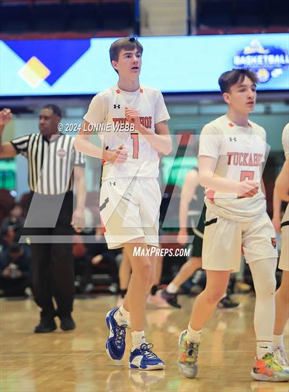 Thumbnail 1 in Tuckahoe vs. Leffell (NYSPHSAA Section 1 Class C Semifinal) photogallery.