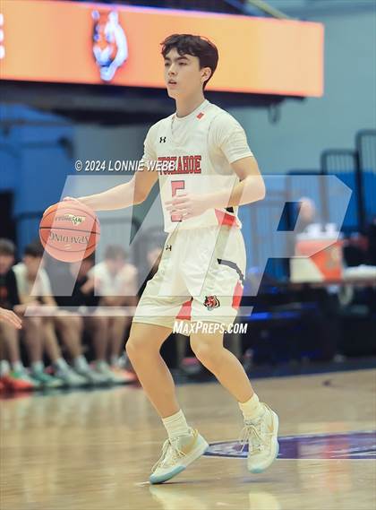 Thumbnail 3 in Tuckahoe vs. Leffell (NYSPHSAA Section 1 Class C Semifinal) photogallery.