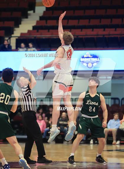 Thumbnail 1 in Tuckahoe vs. Leffell (NYSPHSAA Section 1 Class C Semifinal) photogallery.
