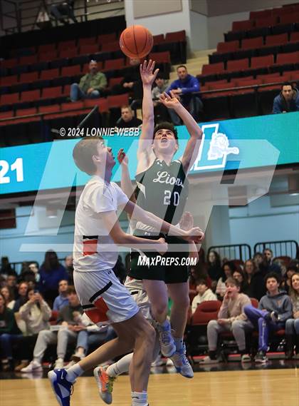 Thumbnail 3 in Tuckahoe vs. Leffell (NYSPHSAA Section 1 Class C Semifinal) photogallery.