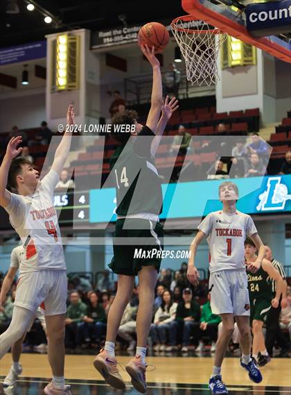 Thumbnail 3 in Tuckahoe vs. Leffell (NYSPHSAA Section 1 Class C Semifinal) photogallery.