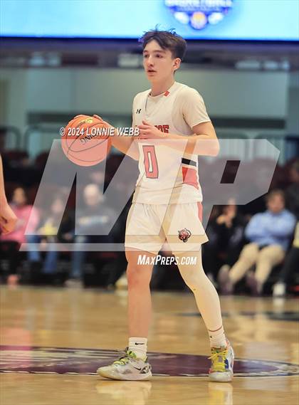 Thumbnail 3 in Tuckahoe vs. Leffell (NYSPHSAA Section 1 Class C Semifinal) photogallery.